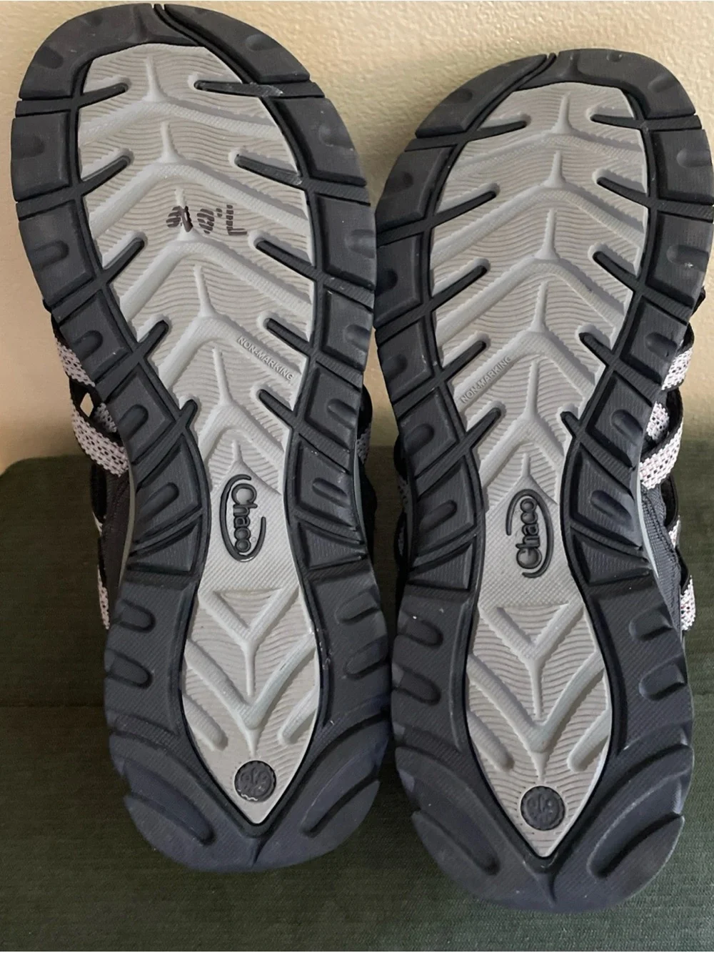 Chaco Outcross Evo 2 Shoes Men’s 8 Gray Black Outdoor Hiking Water Shoe J104933